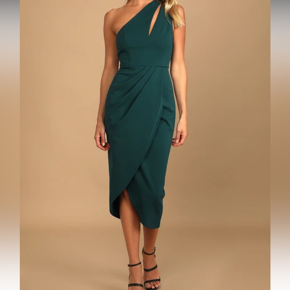 NWT. Lulus Hunter Green One-Shoulder Cutout
Asymmetrical Dress